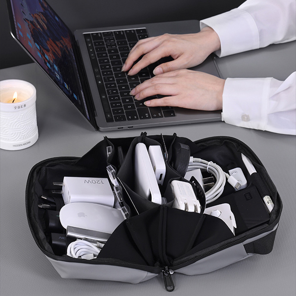 Custodia tecnica da viaggio 1  - Tech Accessories Organizer Pouch recensione e prezzo